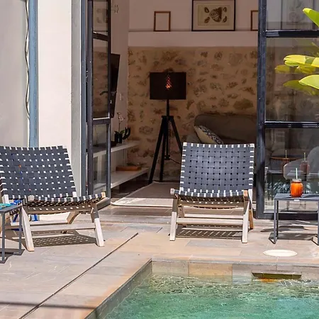 Vila Elegant Town House In 2 Bedrooms Roser Vell Located In Heart Of Old Town *